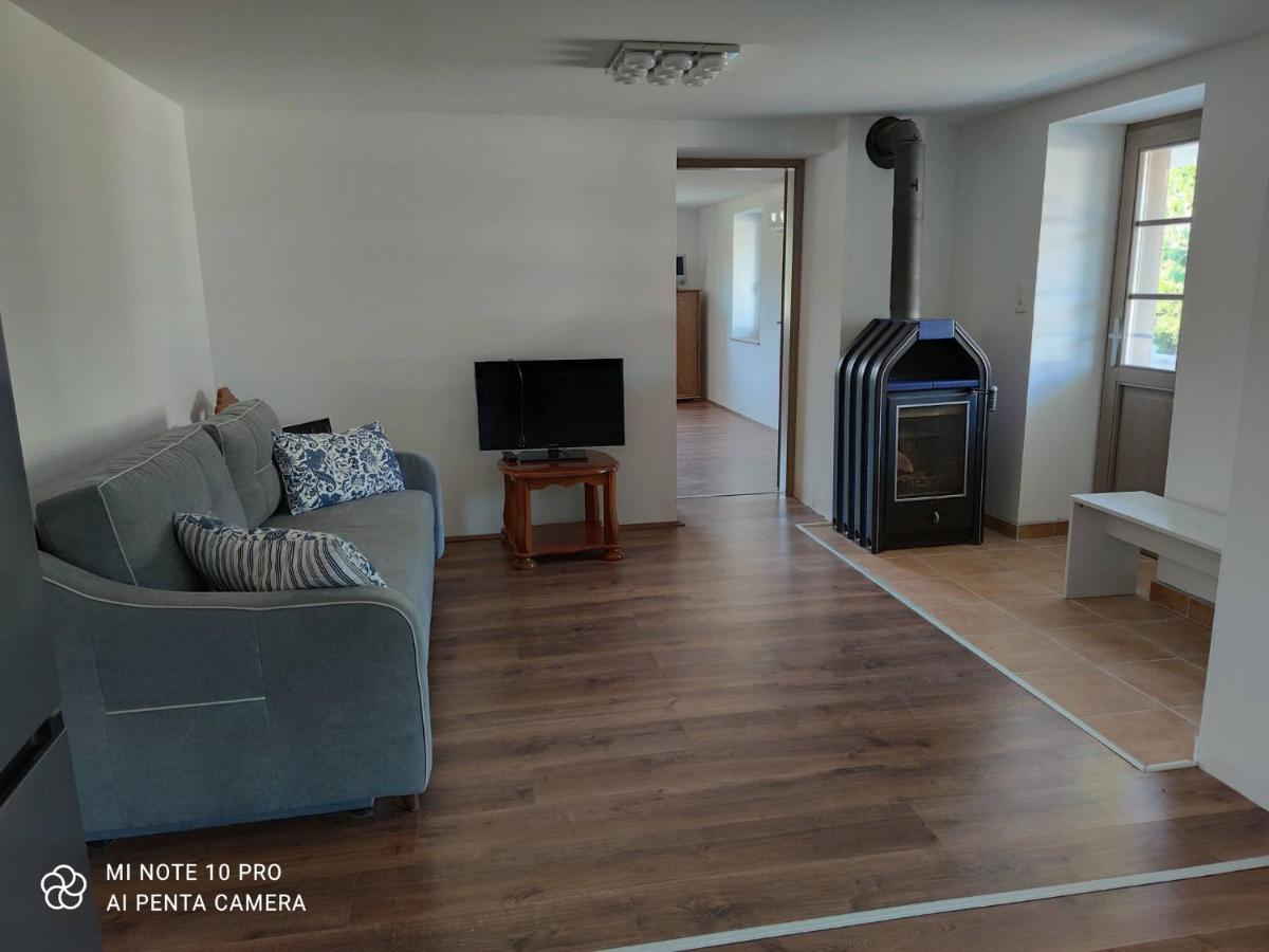Das Blaue Haus Guesthouse - Kovacshida Bagian luar foto